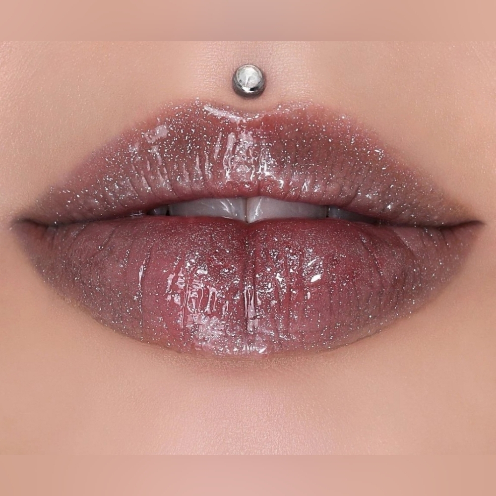 SIX FEET UNDER Jeffree Star The Gloss